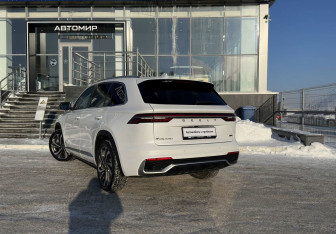 Подержанный автомобиль Geely Monjaro 2025 года (7 фото)