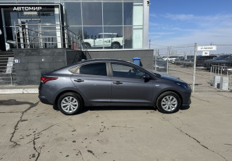 Подержанный автомобиль Hyundai Solaris Sedan 2021 года (4 фото)