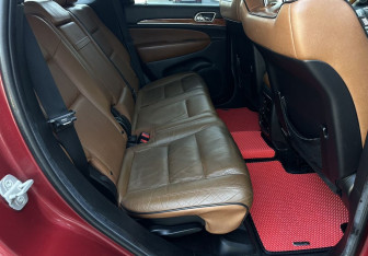 Подержанный автомобиль Jeep Grand Cherokee 2012 года (12 фото)