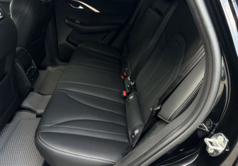 Подержанный автомобиль Omoda C5 2023 года (12 фото)