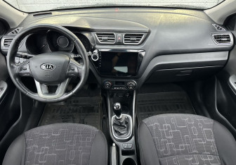 Подержанный автомобиль Kia Rio Sedan 2012 года (10 фото)