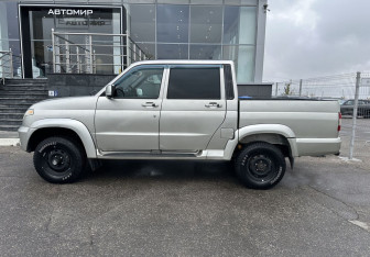Подержанный автомобиль УАЗ Pickup 2015 года (8 фото)