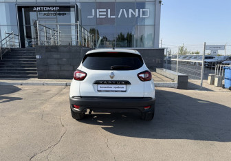 Подержанный автомобиль Renault Kaptur 2021 года (6 фото)