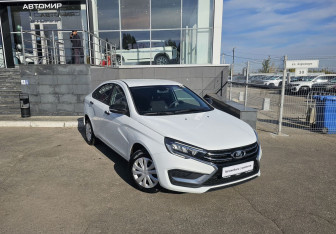 Подержанный автомобиль LADA (ВАЗ) Vesta Sedan 2023 года (3 фото)