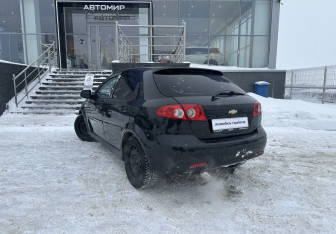 Подержанный автомобиль Chevrolet Lacetti Hatchback 2010 года (7 фото)