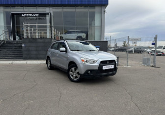 Подержанный автомобиль Mitsubishi ASX 2011 года (3 фото)