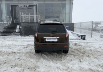 Подержанный автомобиль Geely Emgrand X7 2014 года (6 фото)