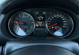 Подержанный автомобиль Nissan Qashqai 2012 года (9 фото)