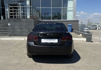 Подержанный автомобиль Chevrolet Cruze Sedan 2013 года (6 фото)