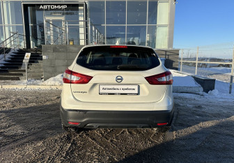Подержанный автомобиль Nissan Qashqai 2018 года (6 фото)