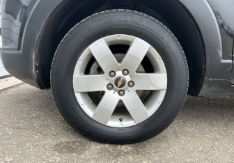 Подержанный автомобиль Chevrolet Captiva 2007 года (14 фото)