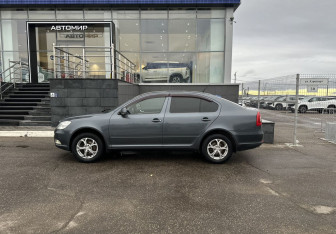 Подержанный автомобиль Skoda Octavia Wagon 2011 года (8 фото)