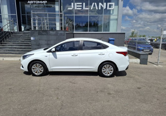 Подержанный автомобиль Hyundai Solaris Sedan 2017 года (8 фото)
