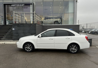 Подержанный автомобиль Chevrolet Lacetti Sedan 2012 года (8 фото)