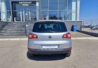 Подержанный автомобиль Volkswagen Tiguan 2010 года (6 фото)