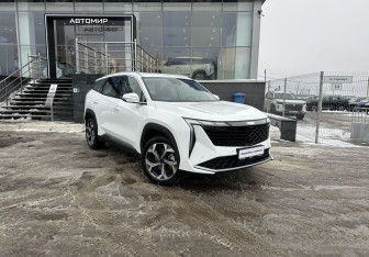 Подержанный автомобиль Geely Atlas 2024 года (3 фото)