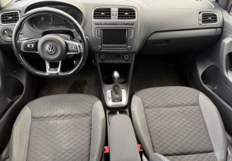 Подержанный автомобиль Volkswagen Polo Sedan 2018 года (10 фото)