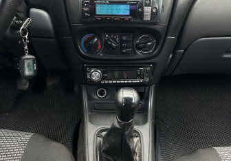 Подержанный автомобиль Nissan Almera Sedan 2005 года (11 фото)