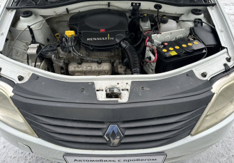 Подержанный автомобиль Renault Logan Sedan 2011 года (13 фото)