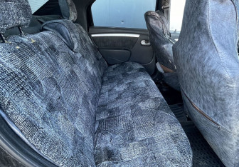 Подержанный автомобиль Renault Logan Sedan 2011 года (12 фото)