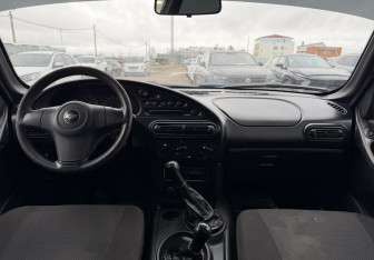 Подержанный автомобиль Chevrolet Niva 2013 года (10 фото)