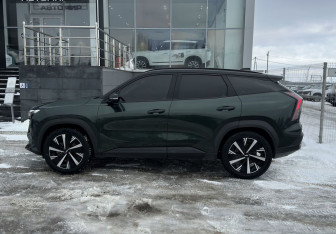 Подержанный автомобиль Geely Atlas 2024 года (8 фото)