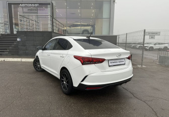 Подержанный автомобиль Hyundai Solaris Sedan 2022 года (7 фото)