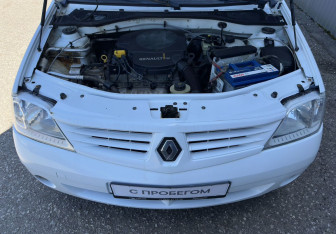 Подержанный автомобиль Renault Logan Sedan 2008 года (14 фото)