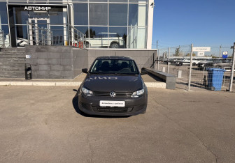 Подержанный автомобиль Volkswagen Polo Sedan 2013 года (2 фото)