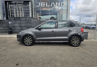 Подержанный автомобиль Volkswagen Polo Hatchback 2011 года (8 фото)
