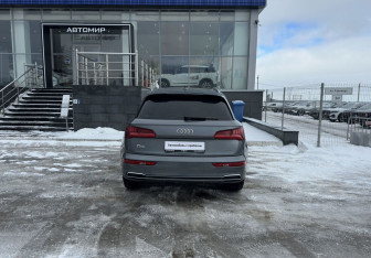 Подержанный автомобиль Audi Q5 2019 года (6 фото)