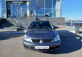 Подержанный автомобиль Mitsubishi Lancer Wagon 2008 года (2 фото)