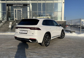 Подержанный автомобиль Geely Monjaro 2025 года (5 фото)