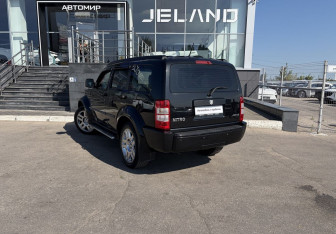 Подержанный автомобиль Dodge Nitro 2007 года (7 фото)