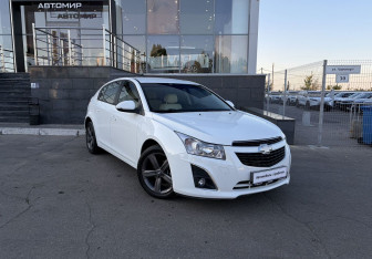 Подержанный автомобиль Chevrolet Cruze Hatchback 2014 года (3 фото)