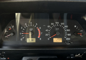 Подержанный автомобиль LADA (ВАЗ) 2121 (4x4) 2016 года (9 фото)