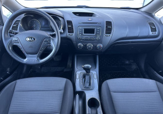 Подержанный автомобиль Kia Cerato Sedan 2015 года (10 фото)
