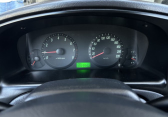 Подержанный автомобиль Hyundai Elantra Sedan 2005 года (9 фото)