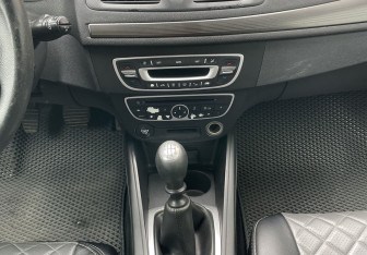Подержанный автомобиль Renault Megane Hatchback 2010 года (11 фото)