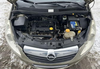 Подержанный автомобиль Opel Corsa 2008 года (13 фото)