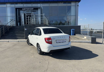 Подержанный автомобиль LADA (ВАЗ) Granta Sedan 2021 года (7 фото)