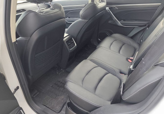 Подержанный автомобиль Geely Atlas Pro 2023 года (12 фото)