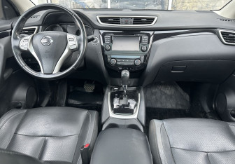 Подержанный автомобиль Nissan Qashqai 2017 года (10 фото)