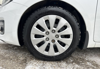 Подержанный автомобиль Kia Ceed Hatchback 2017 года (14 фото)