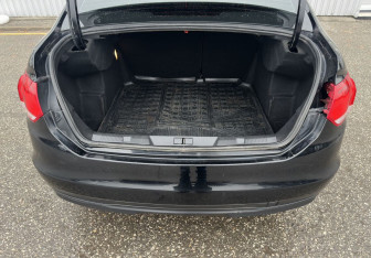 Подержанный автомобиль Citroen C4 Sedan 2013 года (15 фото)