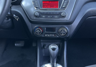 Подержанный автомобиль Kia Rio Sedan 2013 года (11 фото)