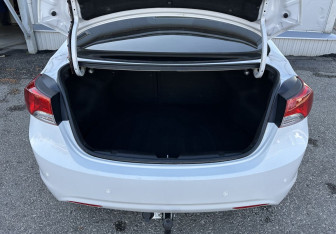 Подержанный автомобиль Hyundai Elantra Sedan 2013 года (15 фото)