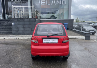 Подержанный автомобиль Daewoo Matiz 2012 года (6 фото)