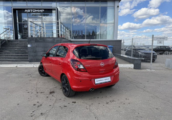 Подержанный автомобиль Opel Corsa 2011 года (7 фото)