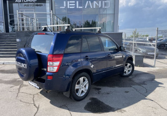 Подержанный автомобиль Suzuki Grand Vitara 2008 года (5 фото)